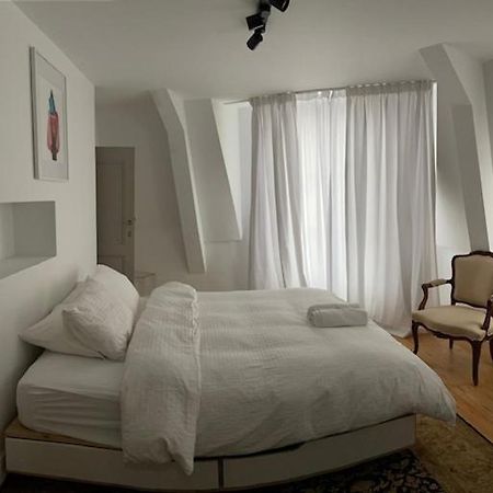 Duplex Dernier Etage Avec Terasse A Deux Pas De La Grand Place Bruksela Zewnętrze zdjęcie