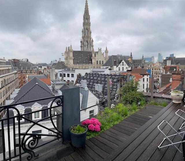Duplex Dernier Etage Avec Terasse A Deux Pas De La Grand Place Bruksela Zewnętrze zdjęcie