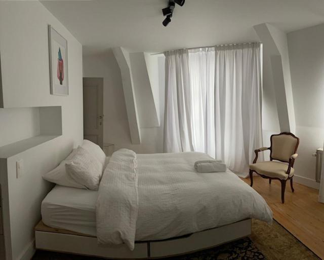 Duplex Dernier Etage Avec Terasse A Deux Pas De La Grand Place Bruksela Zewnętrze zdjęcie